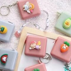 Sevimli Yumuşak Stickerli  Pratik Taşınabilir Çanta Boy Anahtarlıklı Mezura