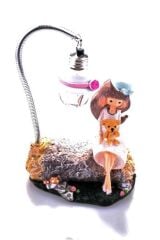 KanguruMarkt® Kaya Üzerine Oturan Kız Biblo