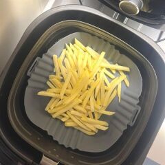 KanguruMarkt® Renkli Isıya Dayanıklı Yıkanılabilir Silikon Fırın  Airfryer Kare Model Pişirme Matı 20 cm