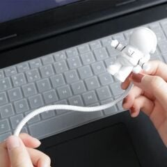KanguruMarkt® USB Astronot Gece Lambası, Masa Lambası, Kitap Okuma Lambası Işığı