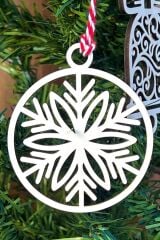 KanguruMarkt® 10 Parça Kırmızı Beyaz İpli Karışık Model Ahşap Yılbaşı Ağaç Süsü