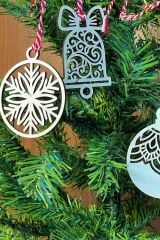 KanguruMarkt® 10 Parça Kırmızı Beyaz İpli Karışık Model Ahşap Yılbaşı Ağaç Süsü