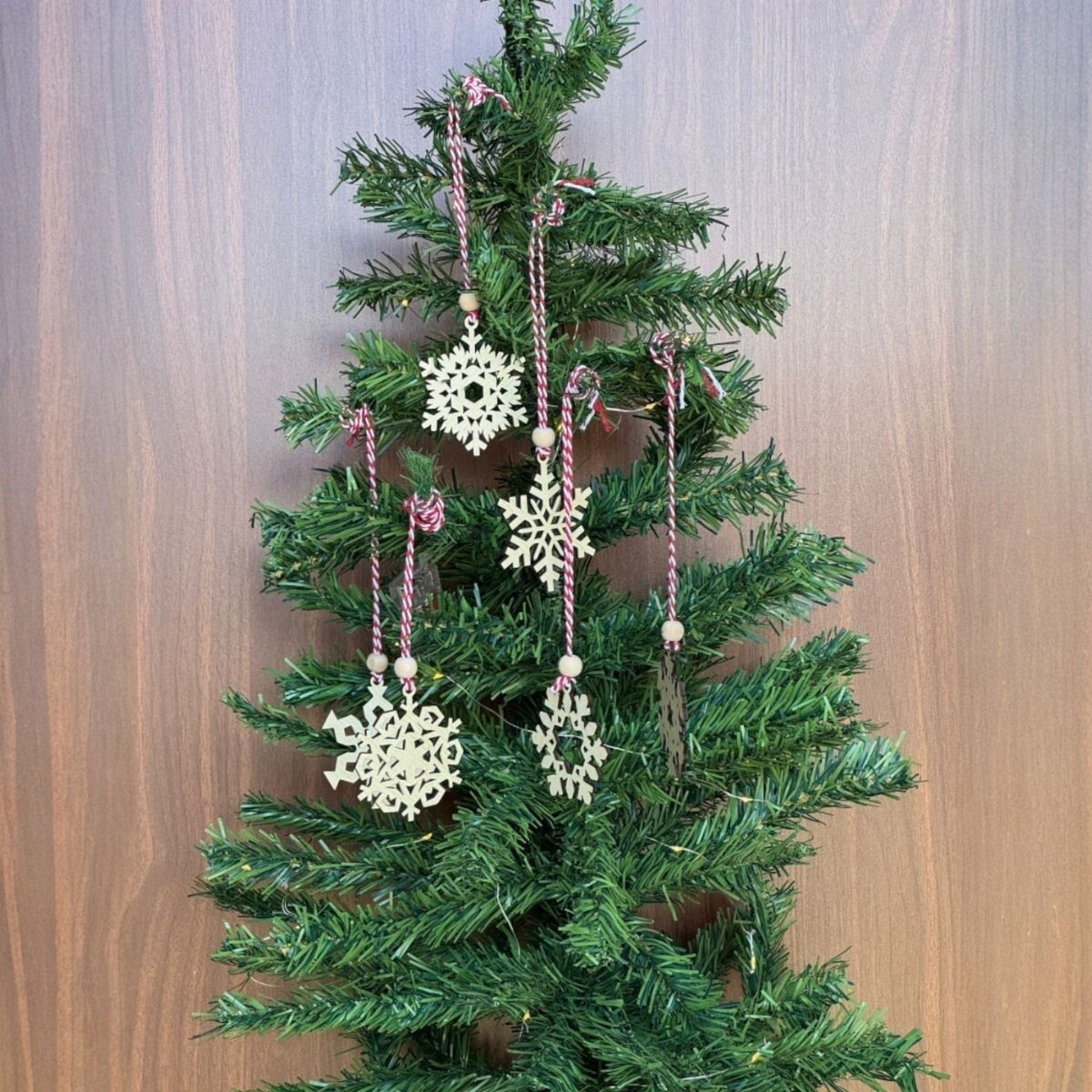 Pilli Peri Ledli 6 Parça Kırmızı Beyaz İpli Kar Tanesi