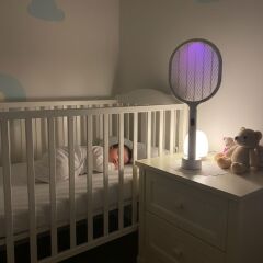 USB Şarjlı Beyaz Renk Kendiliğinden Standlı Sinek Öldürme Raketi