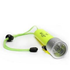 KanguruMarkt® Süper Parlak LED Su Altı Dalış Feneri – Taşınabilir, Su Geçirmez ve Darbeye Dayanıklı El Feneri